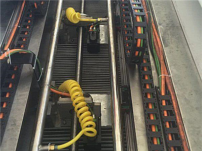 中空旋轉(zhuǎn)平臺(tái)應(yīng)用-汽車輪胎檢測線